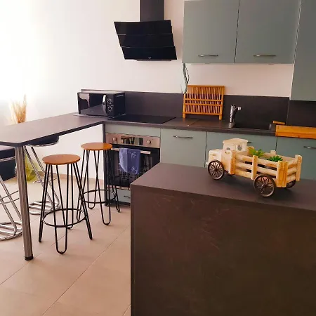 Appartement Charmante Résidence Avec Parking Privé Sur Place *
