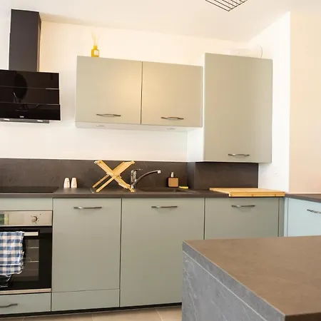 Appartement Charmante Résidence Avec Parking Privé Sur Place *
