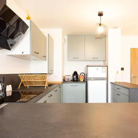 Charmante Résidence Avec Parking Privé Sur Place Appartement *
